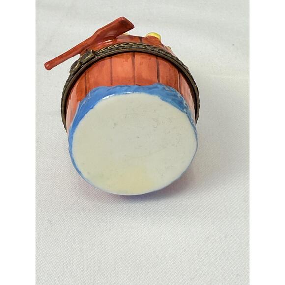 Three Mice In A Tub Porcelain Hand Painted Decorative Figurine Trinket Box - Picture 8 of 8